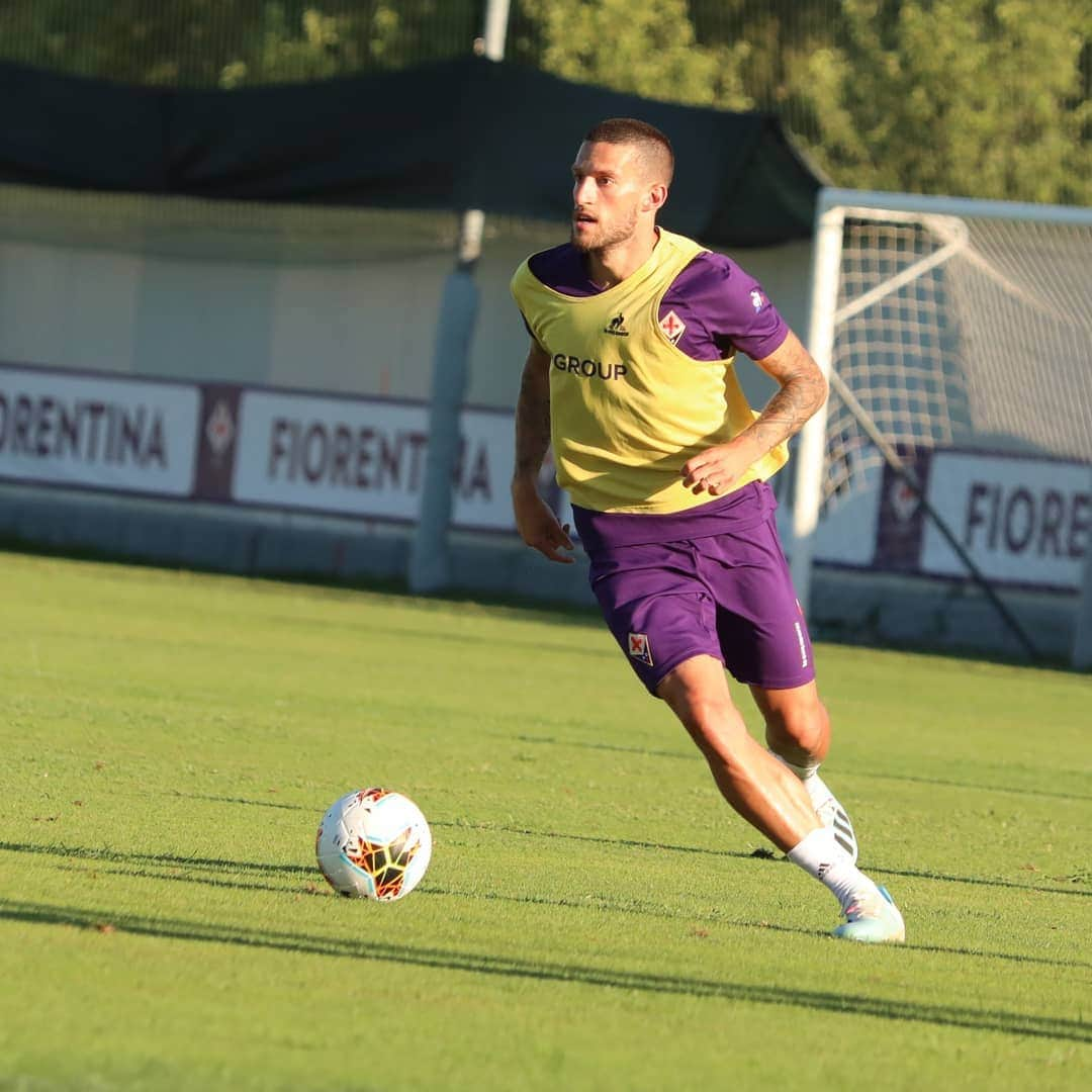 ACFフィオレンティーナさんのインスタグラム写真 - (ACFフィオレンティーナInstagram)「📸 Verso #FiorentinaGalatasaray  allenamento al centro sportivo #DA13 #ForzaViola #QuestaÈFirenze」8月11日 4時20分 - acffiorentina