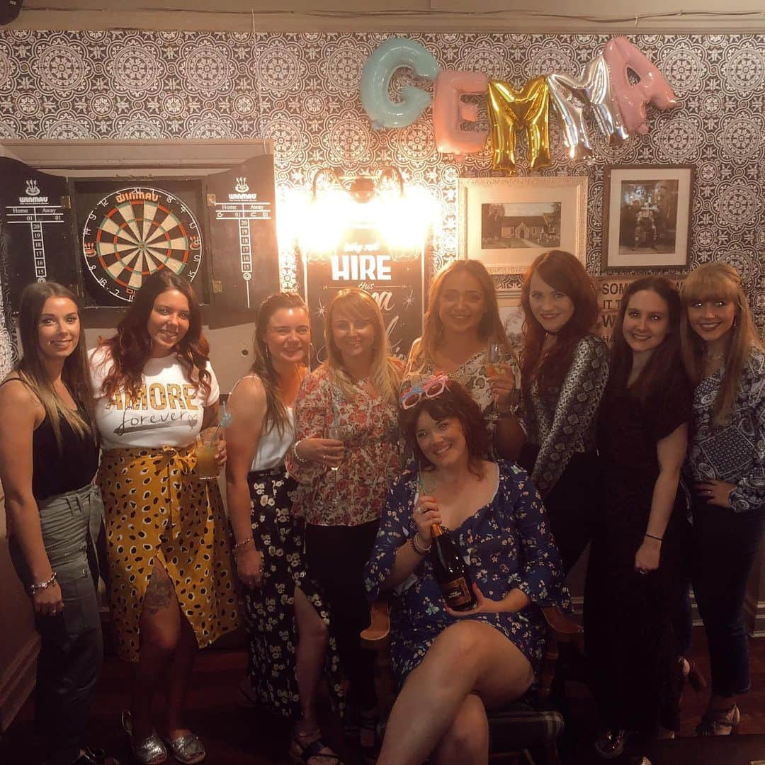 ローレン・プラットのインスタグラム：「Fantastic night for @gemmaanne96 birthday!🥰」