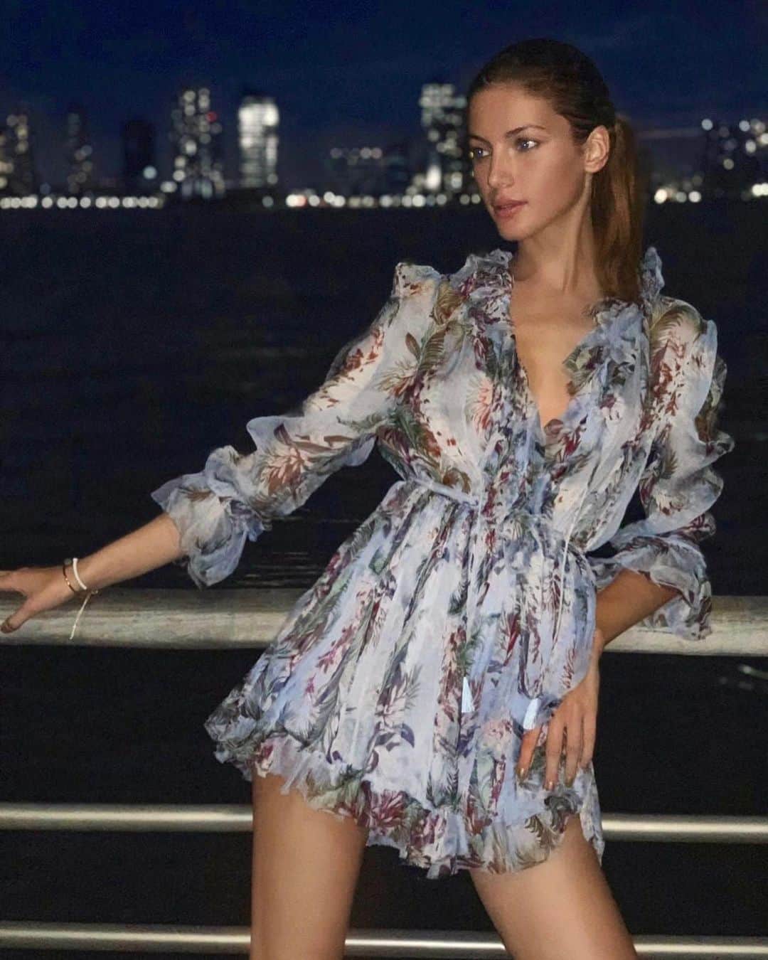 ヴァレリー・カウフマンのインスタグラム：「Came for the picture, stayed for the view 🌃」