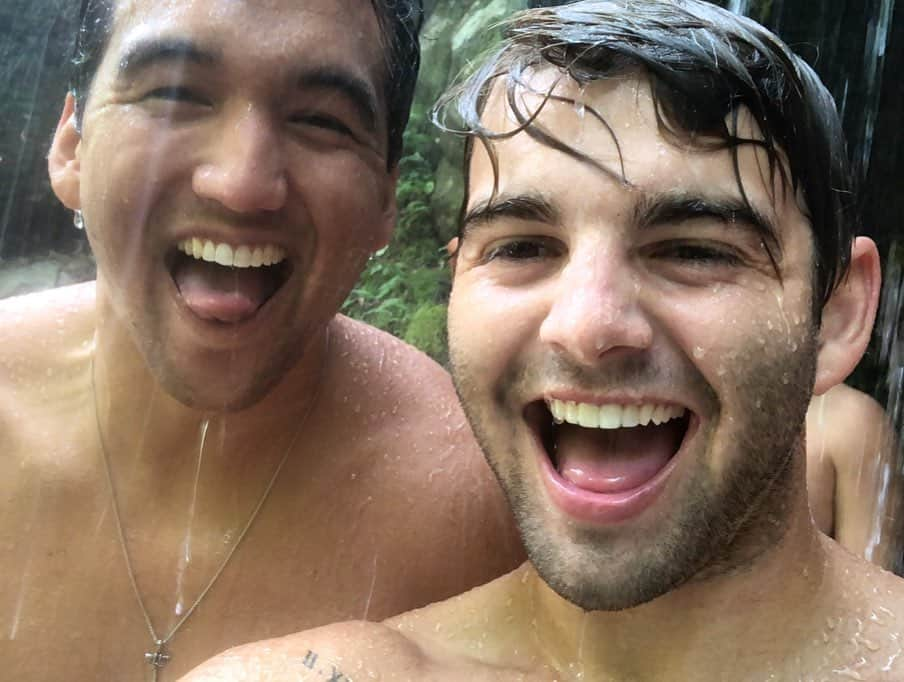 ジャック・グリフォーさんのインスタグラム写真 - (ジャック・グリフォーInstagram)「We hiked a mountain, found a waterfall, and threw a frisbee #BaileysBigBeautifulBatchchelorBash 🥳」8月11日 5時02分 - jackgriffo