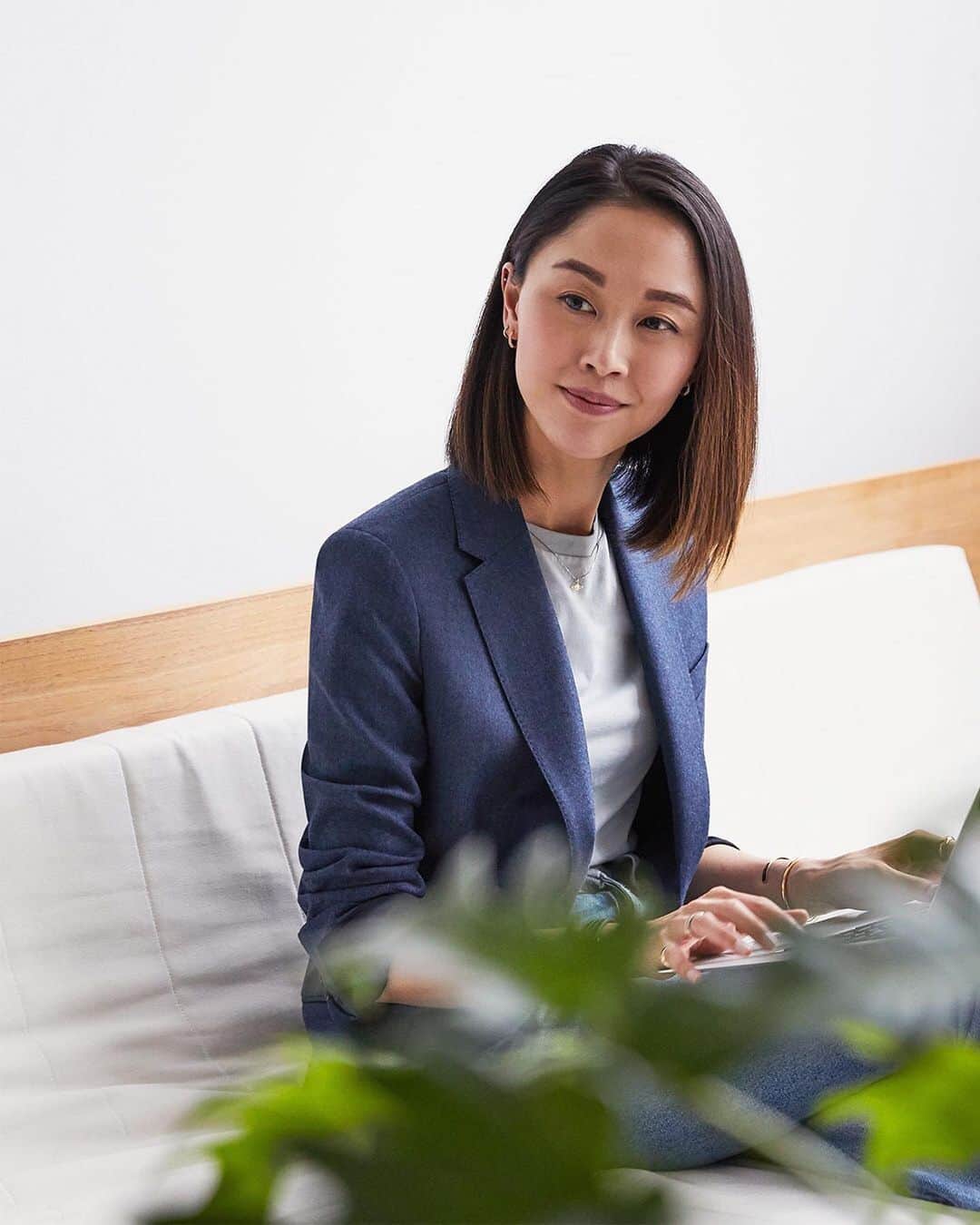 セオリーさんのインスタグラム写真 - (セオリーInstagram)「Inspired by @blueland’s mission to eliminate single-use plastics with their signature Forever Bottles and cleaning tablets, as well as their shared commitment to sustainability, we are pleased to feature founders Sarah Paiji Yoo and John Mascari in the latest installment of #TheoryAtWork on IGTV today.」8月11日 5時06分 - theory__