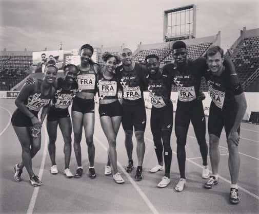 クリストフ・ルメートルのインスタグラム：「Du rire aux larmes. Dans la foulée de la victoire des filles sur 4x100m dans ces championnats d’Europe par équipe, on remporte notre course en 38s29 (SB) et rapporté les 12 points pour la France. Malheureusement, nous avons été disqualifié suite à une réclamation d’une autre équipe et nous avons été déclassé. Triste de terminer cette journée qui avait été si bonne pour la France mais je sais que cette équipe est forte et que, malgré tout, elle saura se hisser au plus niveau de ce championnat. Quand au collectif relais, chaque garçon sait ce que ce groupe vaut et on saura se relever et on ira au championnat du monde avec encore plus d’appétit et d’envie. #asics #athletisme #competition @ffathletisme @etch2019」
