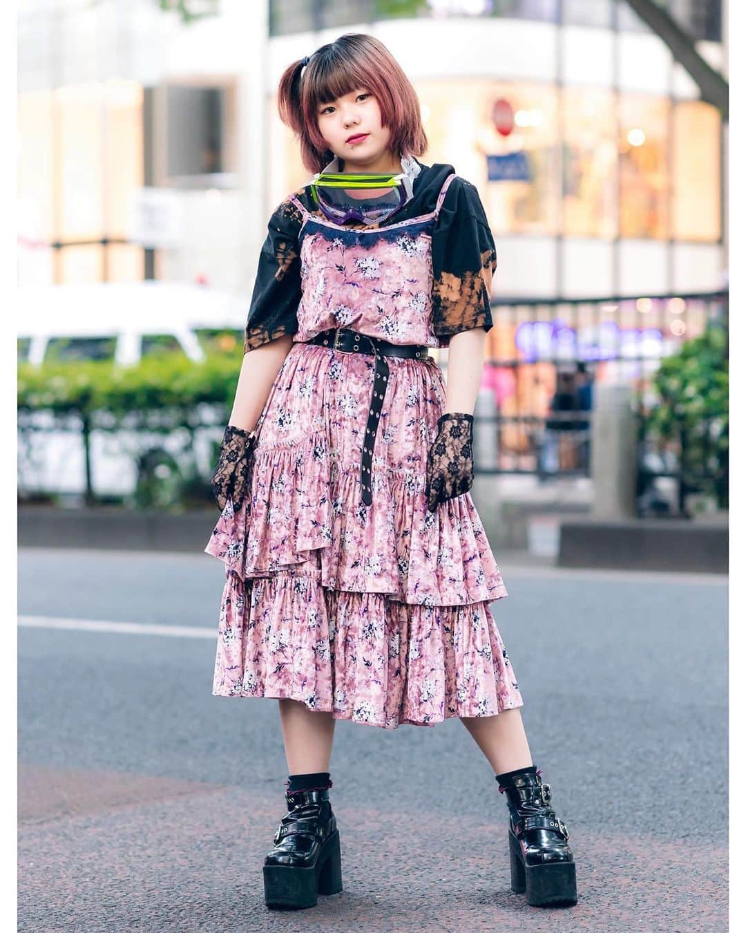 Harajuku Japanさんのインスタグラム写真 - (Harajuku JapanInstagram)「18-year-old Japanese students Shiori (@4oxi_dayo), Dai (@dai.071518), and Kaede (@jj210.9) on the street in Harajuku wearing vintage and remake fashion along with items from Yosuke, Nondisclothes & Bubbles Tokyo.」8月11日 5時19分 - tokyofashion
