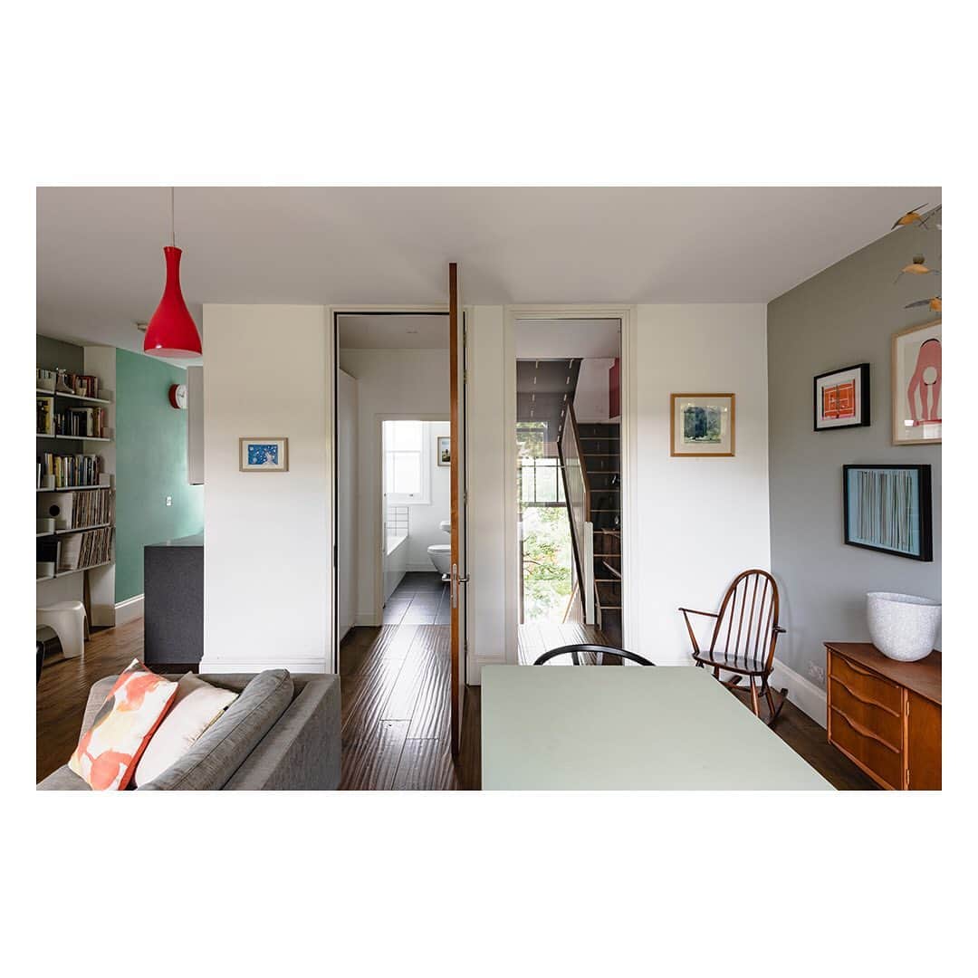 The Modern Houseさんのインスタグラム写真 - (The Modern HouseInstagram)「#forsale a renovated and extended Victorian home on Newington Green. Click the link in our bio to see more.」7月27日 22時16分 - themodernhouse