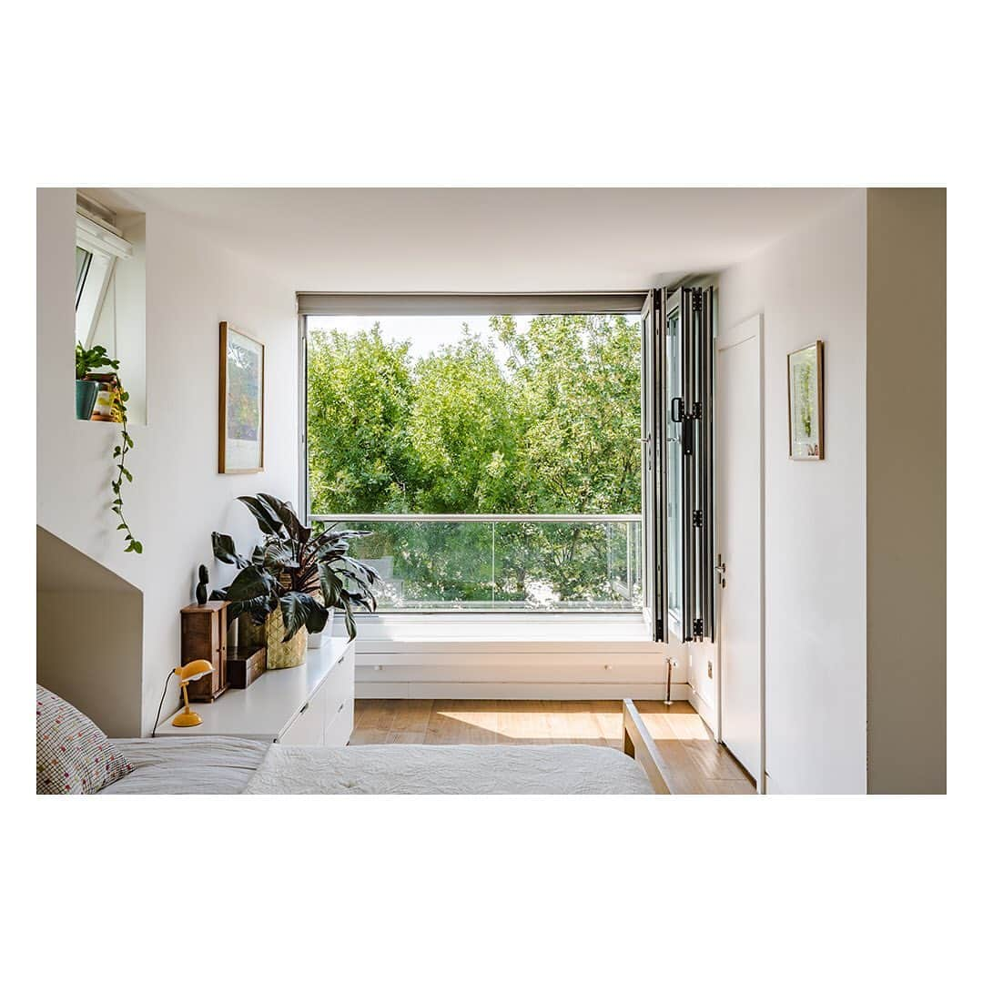 The Modern Houseさんのインスタグラム写真 - (The Modern HouseInstagram)「#forsale a renovated and extended Victorian home on Newington Green. Click the link in our bio to see more.」7月27日 22時16分 - themodernhouse