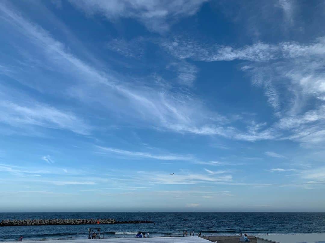 のインスタグラム：「TBC夏まつり1日目。 七ヶ浜ステージ！ お越しくださった皆様、ありがとうございました😊  歌う前に見た七ヶ浜の海と空。 なんて美しいんだろう。  #tbcfes #七ヶ浜 #sea」