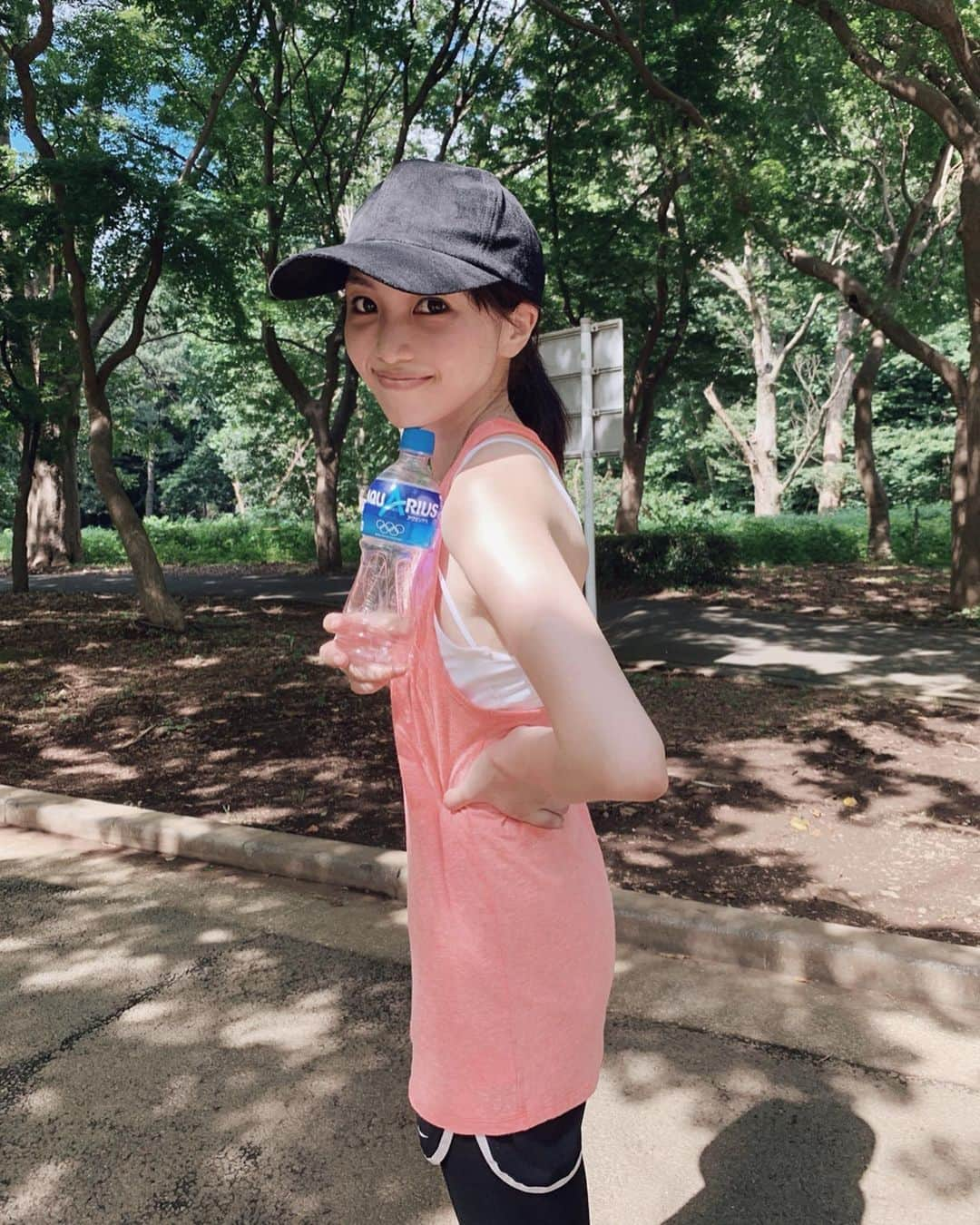 喜田彩子さんのインスタグラム写真 - (喜田彩子Instagram)「﻿ ﻿ ランニング〜！﻿ ﻿ よく運動出来なさそうと思われがちな私ですが、実は走るのは得意！﻿ 運動会ではオール1位、マラソン大会も6年間オール1位、県の大会でも3位になり名前が新聞に載りました🗞﻿ ﻿ 意外でしょ？🏃‍♀️﻿ ﻿ でもね、球技は全く出来ません。﻿ ゴルフとかめちゃくちゃしたいし、少ししたけど、多分センスがない😅﻿ ﻿ というわけで、まだまだ子供達よりも走れた母ちゃんでした♡﻿ ﻿ ﻿ #ヘモグロビン﻿ #運動 #ランニング #マラソン #走る #トレーニング #自主トレ #マル首フレンチスリーブニット #ジム #gym #パーソナルトレーニング #personaltraining #トレーニング #training #トレーニング女子 #ボディメイク #bodymake #筋トレ #筋トレ女子 #ボディメイク女子 #ダイエット #インスタダイエット #diet #筋トレダイエット #アンダーアーマー #underarmour #ダイエット記録 #ダイエット日記 #ダイエット女子」7月27日 21時10分 - ayacokida