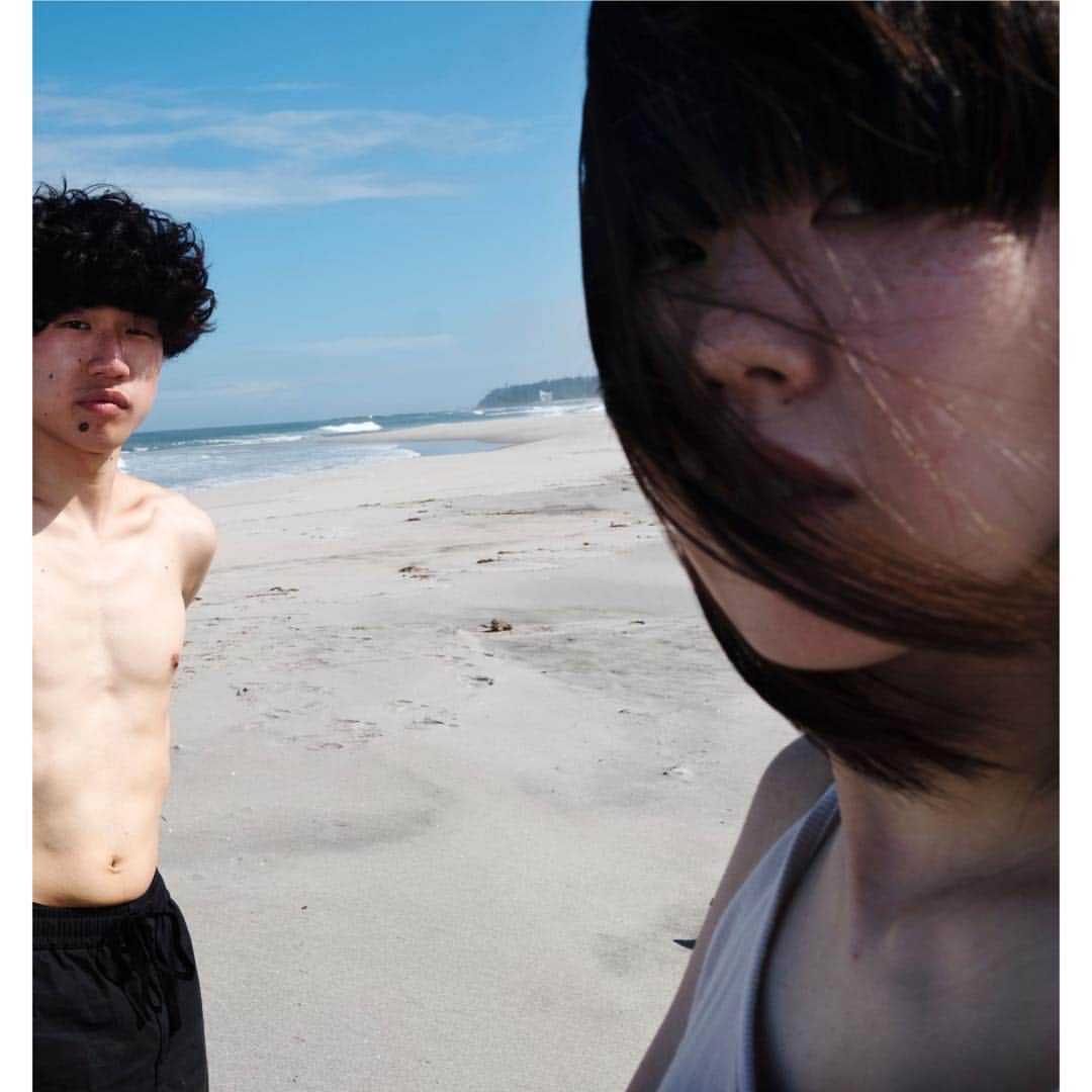 Q. Sakamakiさんのインスタグラム写真 - (Q. SakamakiInstagram)「Japanese Young lovers — Hisashi and Fu in Fukushima (1/3). Hisashi, the guy, has been struggling with schizophrenia and overcoming it. In fact, he got a job and started to work a year ago. We went to Fukushima, because Fu’s father and ancestors originate there (Tamura, somehow or partly hit due to Fukushima’s nuclear plant disaster) and Fukushima is a symbol of neglect and secrecy trend now that the Japanese government, as well as the society, often creates. Importantly the schizophrenia is in the similar situation: Despite the fact it is curable in many cases, the persons with the syndrome still often face discrimination. Or people around the person often overreact or ignore him/ or her. #fukushima #lovers #love #life」7月27日 21時18分 - qsakamaki