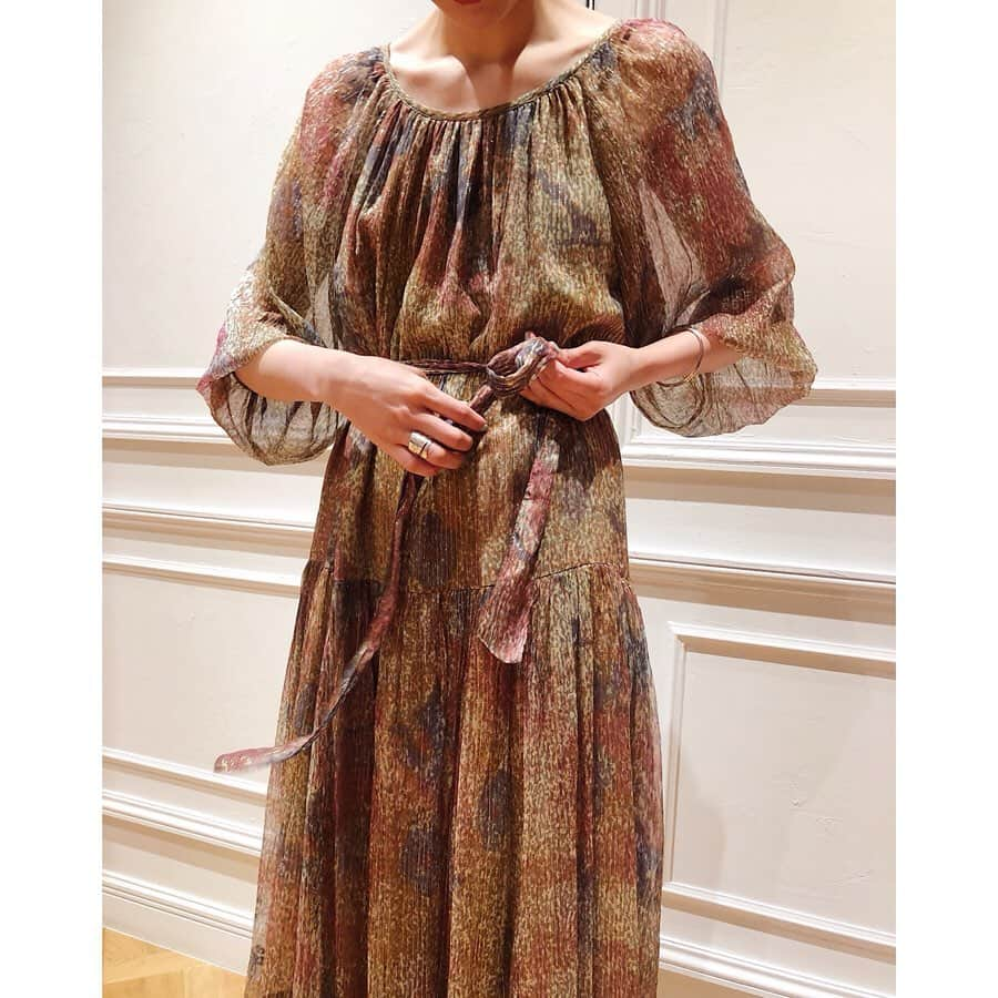 IÉNA LA BOUCLEさんのインスタグラム写真 - (IÉNA LA BOUCLEInstagram)「\new arrival/﻿ --------------------------------﻿ ﻿ 今期もMES DEMOISELLES﻿ が入荷いたしました…♥﻿ 他にはないテキスタイルが﻿ 魅力的なブランド!﻿ 今の気分にぴったりな﻿ 柄がたくさん揃っています♪﻿ スカートにワンピース…﻿ どれも欲しくなるアイテムばかり♥﻿ ﻿ -------------------------------- ﻿ 1.2枚目﻿ blouse【MES DEMOISELLES】﻿ ¥28,000＋tax﻿ no.19051910000430﻿ ﻿ skirt【MES DEMOISELLES】﻿ ¥36,000+ tax﻿ 19060910002330﻿ ﻿ 3.4枚目﻿ onepiece【MES DEMOISELLES】﻿ ¥36,000＋tax﻿ no.19040910003630﻿ ﻿ bag【SENSI STUDIO】﻿ ¥57,000+ tax﻿ no.19092910006830﻿ ﻿ 5.6枚目﻿ pants【MES DEMOISELLES】﻿ ¥22,000+ tax﻿ no.19030910002130﻿ ﻿ tops【 LA BOUCLE】﻿ ¥8,000+ tax ﻿ col:ブラウン.パープル.ピンク﻿ no.19070914331030﻿ ﻿ --------------------------------﻿ ﻿ #iena_la_boucle﻿ #laboucle #iena﻿ #boucle_19aw」7月27日 21時21分 - iena.la.boucle.store