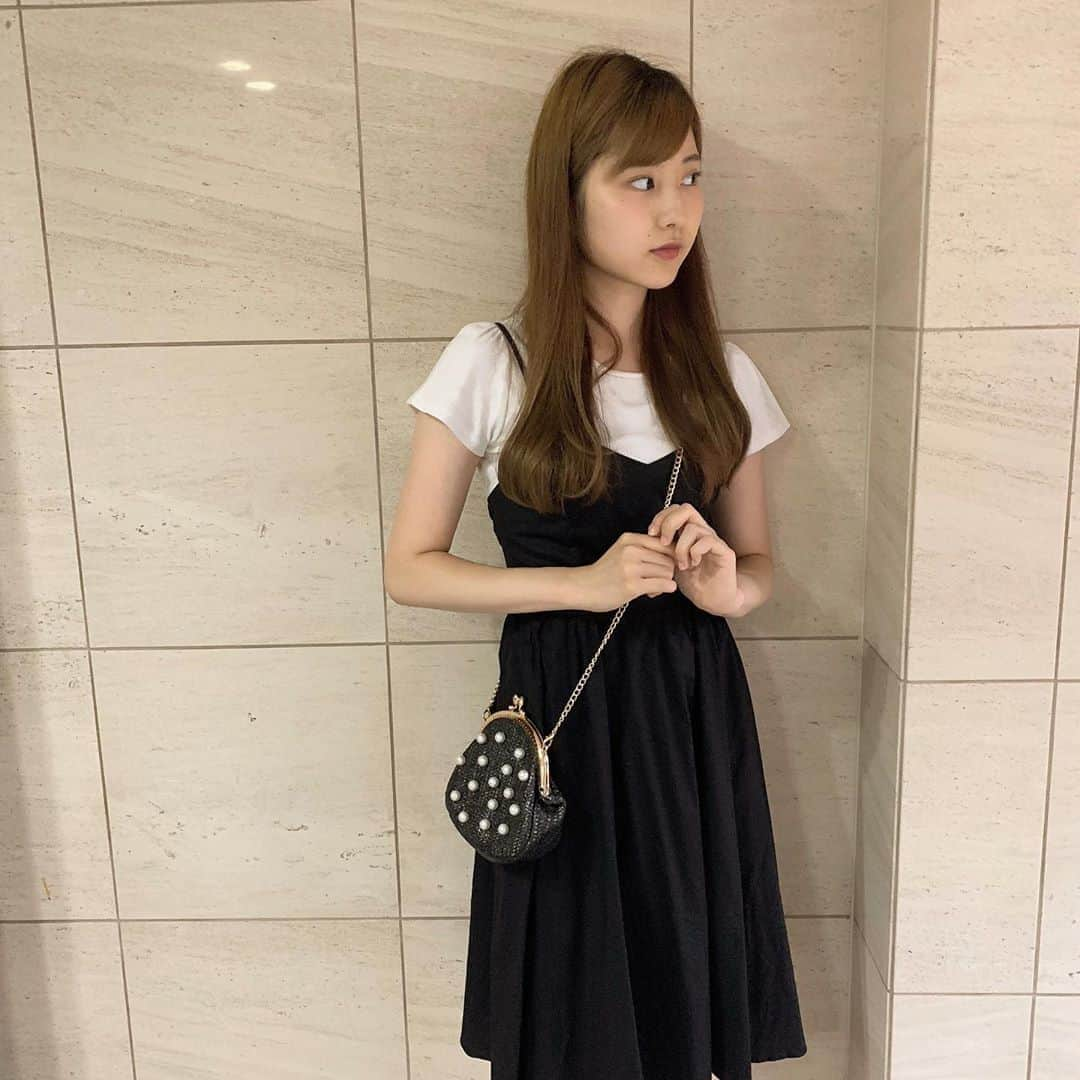 林萌々香さんのインスタグラム写真 - (林萌々香Instagram)「がま口タイプが可愛いバッグ👛 丸い形も🙆🏻‍♀️💓 #monlapin」7月27日 21時36分 - momoka_hayashi