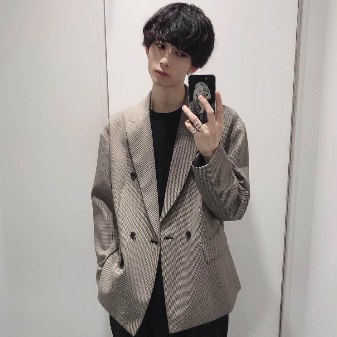 みっきーのインスタグラム：「﻿ ﻿ #秋コーデ﻿ #まだ夏？﻿﻿ #チェック﻿ #ジャケット  #miiiiickystyle  #上質code」