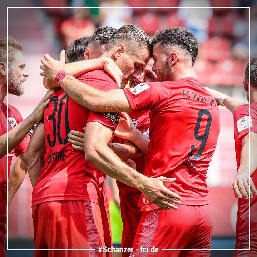 FCインゴルシュタット04さんのインスタグラム写真 - (FCインゴルシュタット04Instagram)「TOOOOOOOOR‼️🤩⚽️ Nach Vorarbeit von @peterkurzweg13 trifft #Schanzer Kapitän Stefan #Kutschke zur 1:0-Führung🔥👊 . . #FCIMSV #FCI #FCIngolstadt04 #Tor #goal #golazo #soccer #fussball #football #zeigtsuns #Fu3ball #3Liga #Liga3 #AudiSportpark #Ingolstadt」7月27日 21時40分 - dieschanzer
