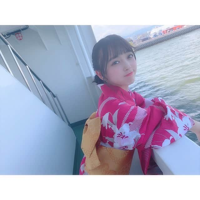 石田みなみさんのインスタグラム写真 - (石田みなみInstagram)「夏休みデートフェス﻿ ありがとうございました☺️💓﻿ ﻿ 縁日だったり、カラオケ大会だったり、、🎤♫﻿ ﻿ 最後はSTU48号でファンの方々と﻿ 一緒に宇品の花火を見ることができて﻿ 本当に綺麗だし、幸せでした🌸🌸﻿ ﻿ ﻿ 毎年の恒例になればいいなあ💭﻿ ﻿ ﻿ #STU48 #charmingtrip﻿ #Stucharmingtrip #石田みなみ﻿ #夏休みデートフェス #STU48号 #船 #ship﻿ #宇品 #花火 #夏祭り #まつり  #浴衣 #ゆかた #ヘアアレンジ #髪型 ﻿#浴衣ヘア  #髪飾り #花 #お団子 #👘 #💗﻿」7月27日 21時49分 - ishida.minami_373