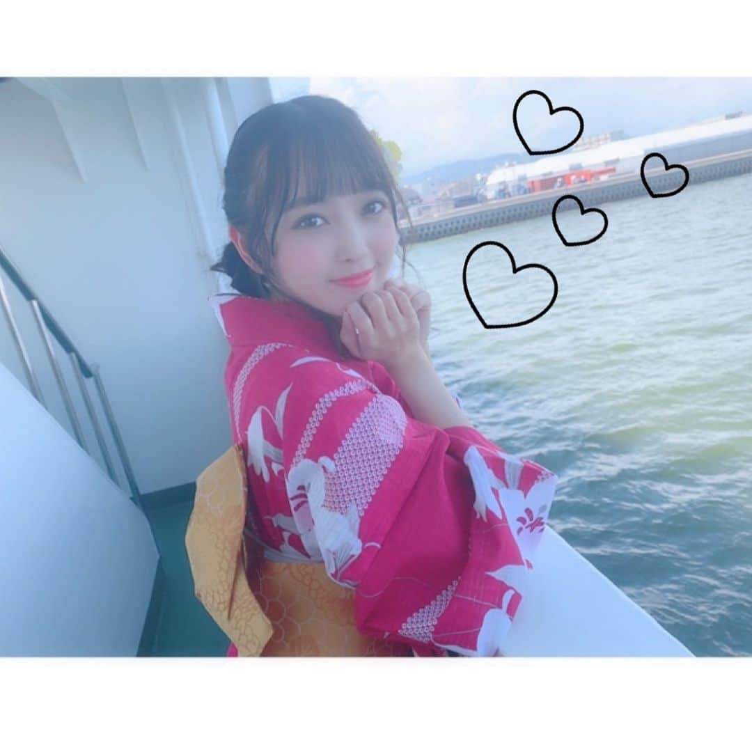 石田みなみさんのインスタグラム写真 - (石田みなみInstagram)「夏休みデートフェス﻿ ありがとうございました☺️💓﻿ ﻿ 縁日だったり、カラオケ大会だったり、、🎤♫﻿ ﻿ 最後はSTU48号でファンの方々と﻿ 一緒に宇品の花火を見ることができて﻿ 本当に綺麗だし、幸せでした🌸🌸﻿ ﻿ ﻿ 毎年の恒例になればいいなあ💭﻿ ﻿ ﻿ #STU48 #charmingtrip﻿ #Stucharmingtrip #石田みなみ﻿ #夏休みデートフェス #STU48号 #船 #ship﻿ #宇品 #花火 #夏祭り #まつり  #浴衣 #ゆかた #ヘアアレンジ #髪型 ﻿#浴衣ヘア  #髪飾り #花 #お団子 #👘 #💗﻿」7月27日 21時49分 - ishida.minami_373