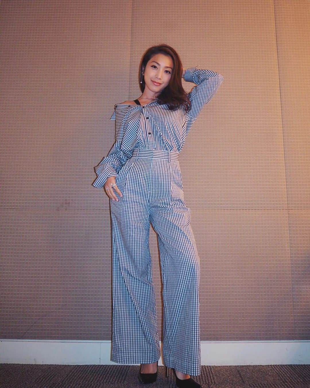 レスレイ・チアンさんのインスタグラム写真 - (レスレイ・チアンInstagram)「【今日VIP】✨ I’m always down for Pajama Fashion! —————— 7/29th at 2:15PM 📺  Make Up @asterphang_makeup  Outfit @mocohk @moco_official ✨✨✨ —————— #ootd #Pajamas #今日VIP #LesleyChiang #姜麗文 #念」7月27日 22時09分 - lesleychianglove