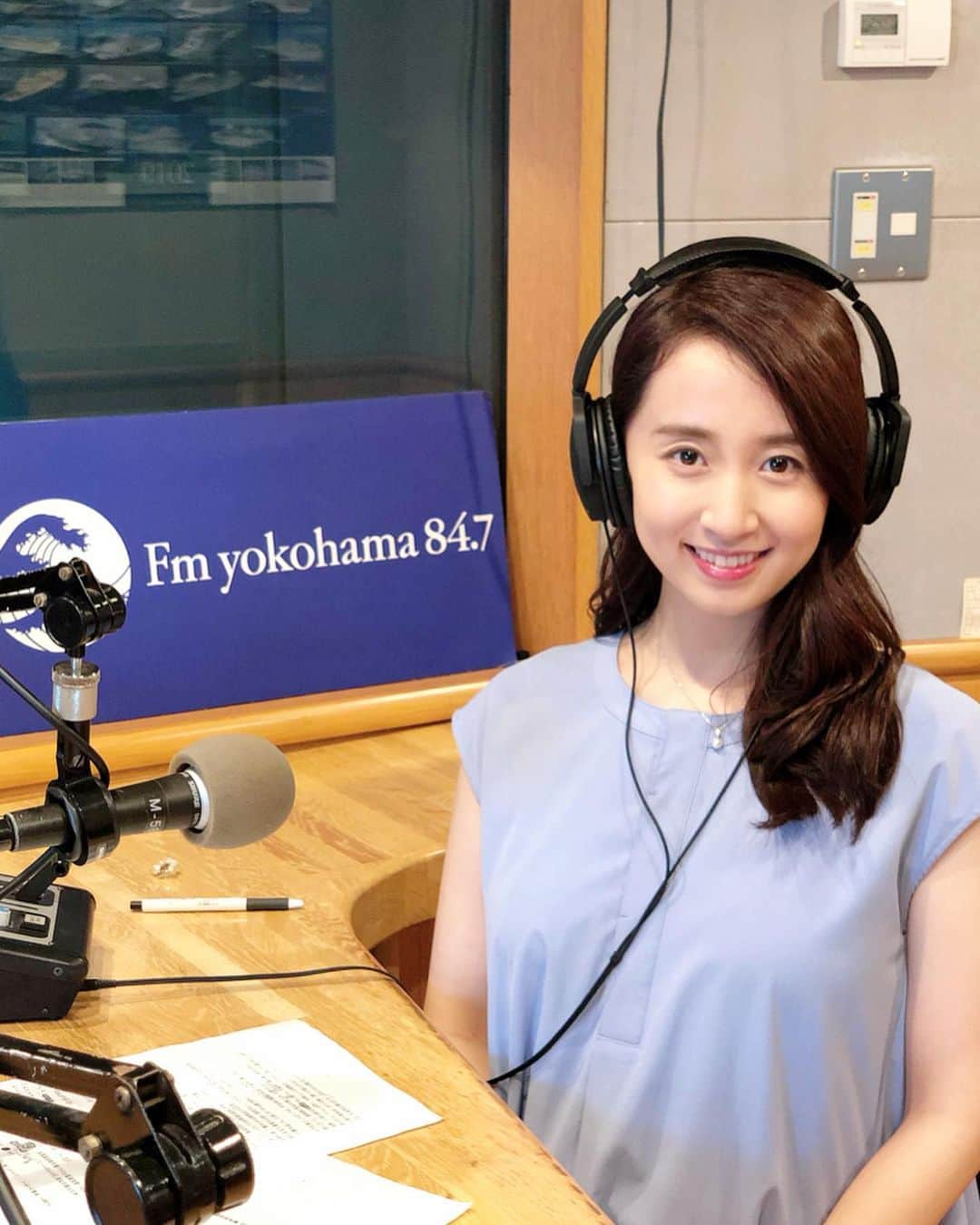 小野恵美のインスタグラム：「毎週日曜日9:30〜 fm yokohama「YOKOHAMA My Choice!」 ・  ついに私、番組パーソナリティを卒業となります。 内容は林文子横浜市長のさわやかトーク🍀ゲストは横浜美術館館長の逢坂恵理子さん 。 私もたくさん訪れた横浜美術館の魅力をお話しいただいています😌 ぜひ、最後までお聴きください！  お聞き逃しは、radikoのタイムフリーで✨  #fmyokohama #横浜 #yokohama #ラジオ #radio #パーソナリティ #卒業 #ラスト #卒業回 #横浜美術館 #美術 #トーク #感謝 #思いを込めて」
