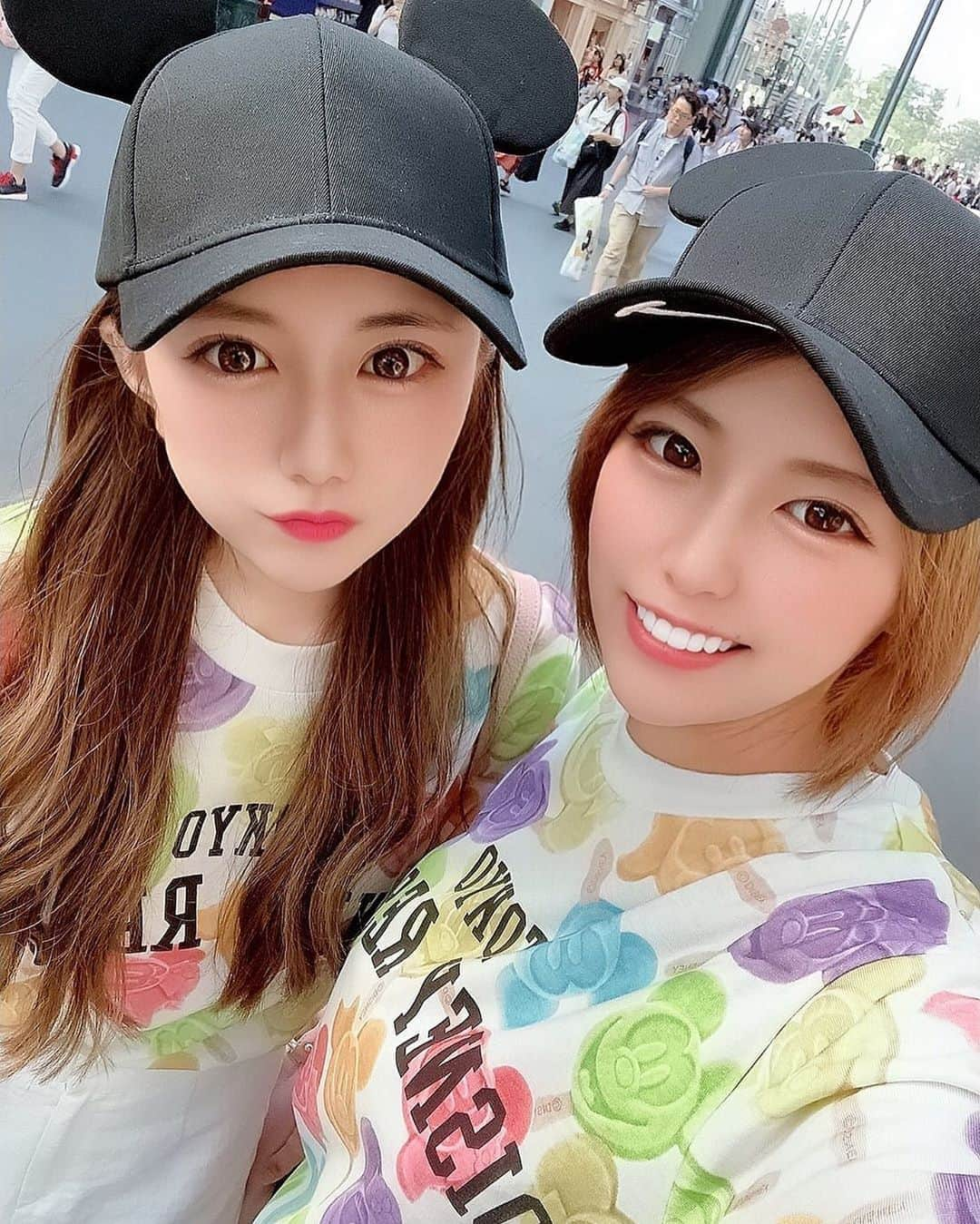 ゆいみんさんのインスタグラム写真 - (ゆいみんInstagram)「ゆーきさんとTDL💕👑🐭﻿ いてきたよ( ⸝⸝⸝ᵒ̴̶̷ωᵒ̴̶̷⸝⸝⸝)💗﻿ ﻿ アイスキャンデーTシャツと﻿ ミッキーマウスの帽子お揃い☺️💗﻿ ﻿ このTシャツ夏って感じで可愛いい﻿ ﻿ ﻿ ﻿ #アイスキャンディーTシャツ﻿ #アイスTシャツ﻿ #ミッキーアイス﻿ #ミニーアイス﻿ #東京ディズニーランド﻿ #ディズニーランド﻿ #TDL﻿」7月27日 22時05分 - yuimin_gram