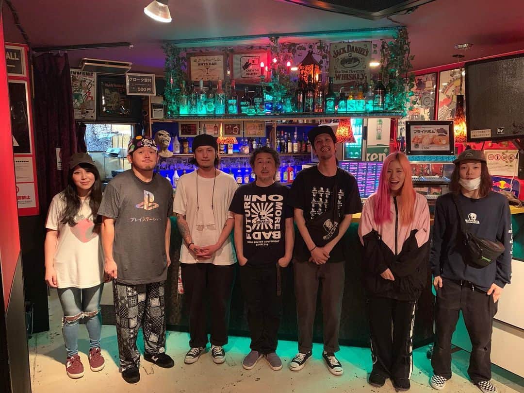 あやぺたのインスタグラム：「岐阜ではDay tripper、高松と神戸ではENTHがツアーに出てくれました。ありがとう！ ブッキングイベントで出会った2バンド。長い付き合いになってきました！最高！ そして、昨日は秋田にて、男鹿なまはげロックフェスティバル！！ 今年も混ぜていただいて、男鹿のあたたかさにほんとあたたまりました。 そして明日は八食ー！！！ １年ぶりの八戸はもうすでに最高でやんす。」