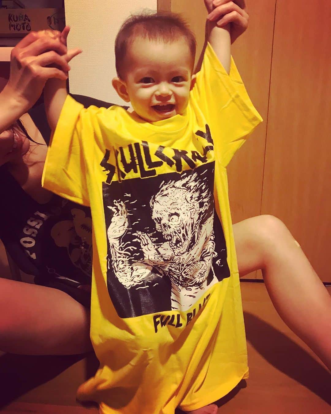 Adamのインスタグラム：「She listened to @gatecreeper in the womb and now she’s borrowing my new Skullcrack shirt. My little moshmachine. @skullcrackhc  #skullcrack #thrash #california #gatecreeper #mosh #baby #cute #toomanyhashtags」