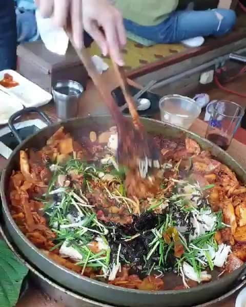 ヒョクジン のインスタグラム：「춘천 추억 퍼펙션 백퍼센트」
