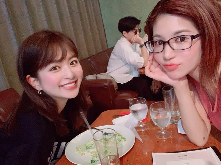 Yuriyaさんのインスタグラム写真 - (YuriyaInstagram)「昨日は一日中眼鏡女子👓⭐️実はめっちゃ目悪い。笑 家では眼鏡なんだよー🐱  めちゃ可愛くて、性格も可愛い上にしっかり考えてる @aikada_yo とお茶がてら人生相談に乗るの巻🐤🤣 がんばれー🔥💖 #lunchtime #glasses」7月27日 14時18分 - yuriya_michelle