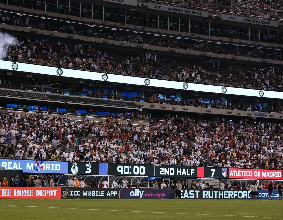 サッカーキングさんのインスタグラム写真 - (サッカーキングInstagram)「. Shocking Score in USA Atletico Madrid7️⃣–3️⃣Real Madrid （2019.07.26） . 📷Photo by Matthew Ashton - AMA/Getty Images . #MadridDerby #ICC #アトレティコマドリード #AtleticoMadrid #Atletico #AupaAtleti #レアルマドリード #RealMadrid #ラリーガ #LaLiga #football #futbol #サッカー #⚽️ #サッカーキング」7月27日 14時34分 - soccerkingjp