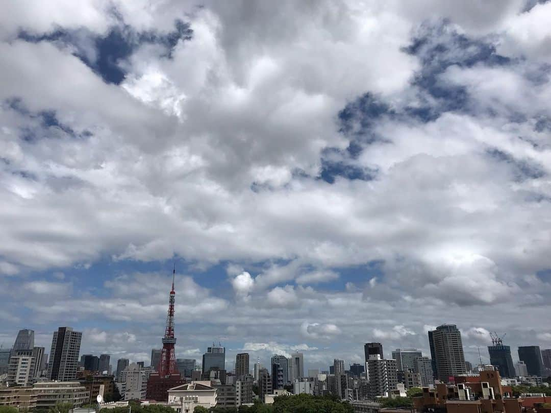 テレ朝newsさんのインスタグラム写真 - (テレ朝newsInstagram)「台風6号が、午前7時頃、三重県南部に上陸しました。近畿や東海、関東では台風の影響で非常に激しい雨が降り、大雨となる恐れがあります。 #テレビ朝日 #テレ朝 #テレ朝news #ニュース #六本木 #japan #tokyo #roppongi #tvasahi #news #follow #フォロー #写真  #テレビ局 #動画ニュース #雨 #天気 #天気予報 #いまそら」7月27日 14時42分 - tv_asahi_news