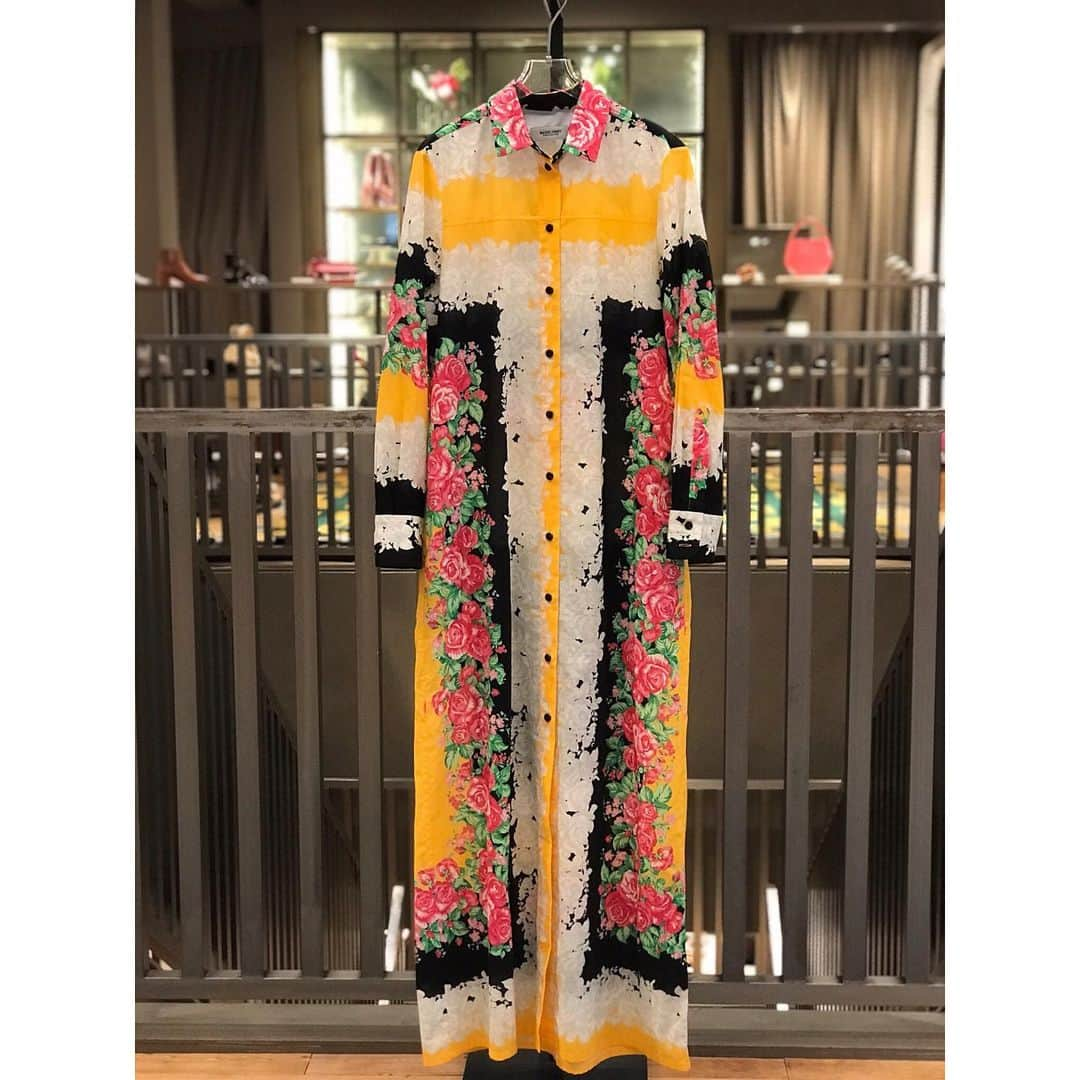 TOMORROWLAND 渋谷本店さんのインスタグラム写真 - (TOMORROWLAND 渋谷本店Instagram)「. <RACHEL COMEY> 1.Lumiey Dress 32-94-06001 ¥77,000+tax  2.Mott Pant 32-94-04003 ¥55,000+tax  3.Plentiude Dress 32-94-06002 ¥69,000+tax  4.Member Top 32-94-02001 ¥59,000+tax Buxton Jumpsuit 32-94-04004 ¥50,000+tax  #rachelcomey #newarrivals #19fw #onepiece #pant #flowerprint #tomorrowland #fashion @tomorrowland_shibuya @tomorrowland_womens」7月27日 15時15分 - tomorrowland_shibuya