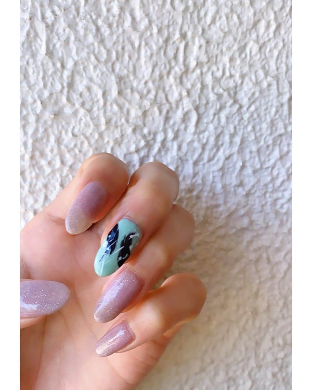 栗原恵さんのインスタグラム写真 - (栗原恵Instagram)「🌰 New nail💅 ・ ・ #ハンドネイル #シンプルネイル」7月27日 14時54分 - megumi_kurihara_official