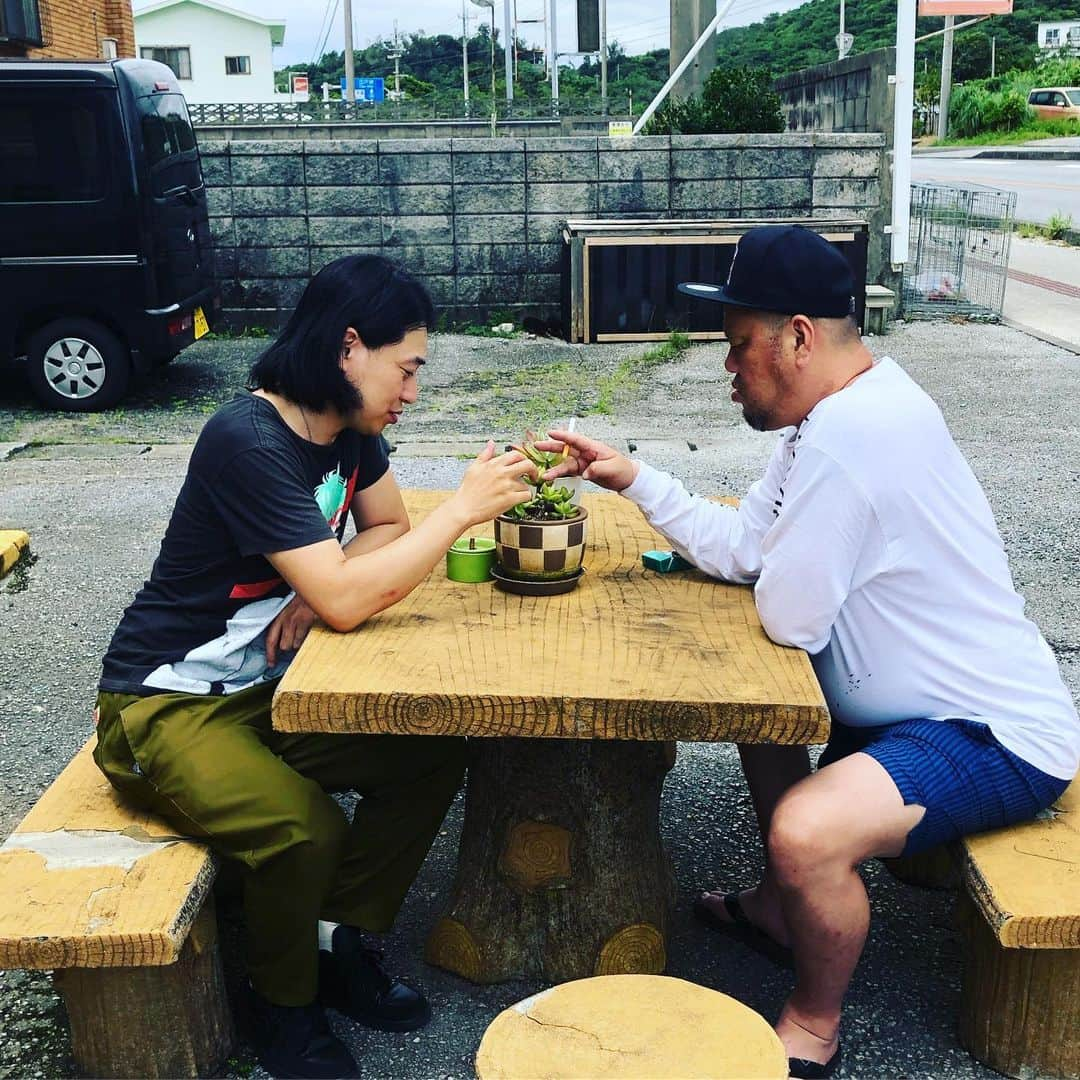 くっきー（川島邦裕）さんのインスタグラム写真 - (くっきー（川島邦裕）Instagram)「#あっそうだ #明日だ明日❤︎ #モーアシビー #沖縄テレビだ #ルックだルック❤︎ #見ないと #冷凍した牛タンの塊で #目のトコをドッシャンコよぉ❤︎ #見るさぁー❤︎」7月27日 15時07分 - nikuguso_taro