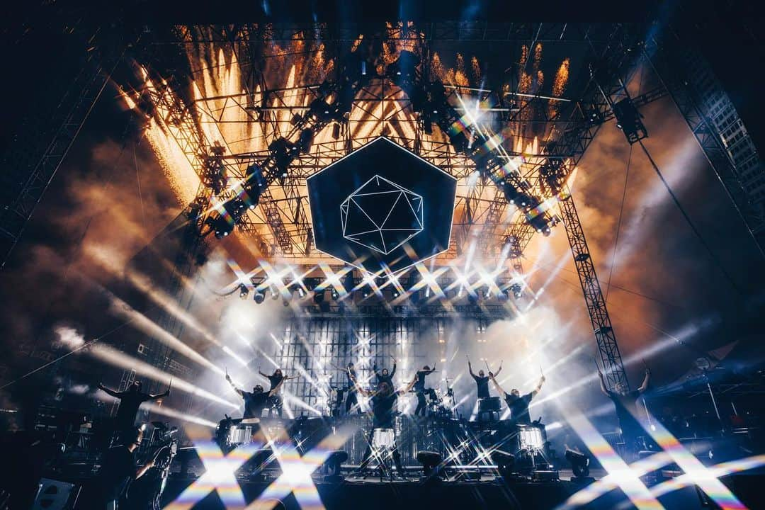 オデッザさんのインスタグラム写真 - (オデッザInstagram)「Night one. 🌃 All love. ❤️ Last show of AMA tomorrow ⬡ 📷: @jbajsel」7月27日 15時15分 - odesza