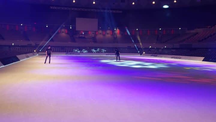 ヴィンセント・ゾウのインスタグラム：「Spontaneous post-show practice moments at The Ice Osaka: side by side 4F with Shoma🕺」