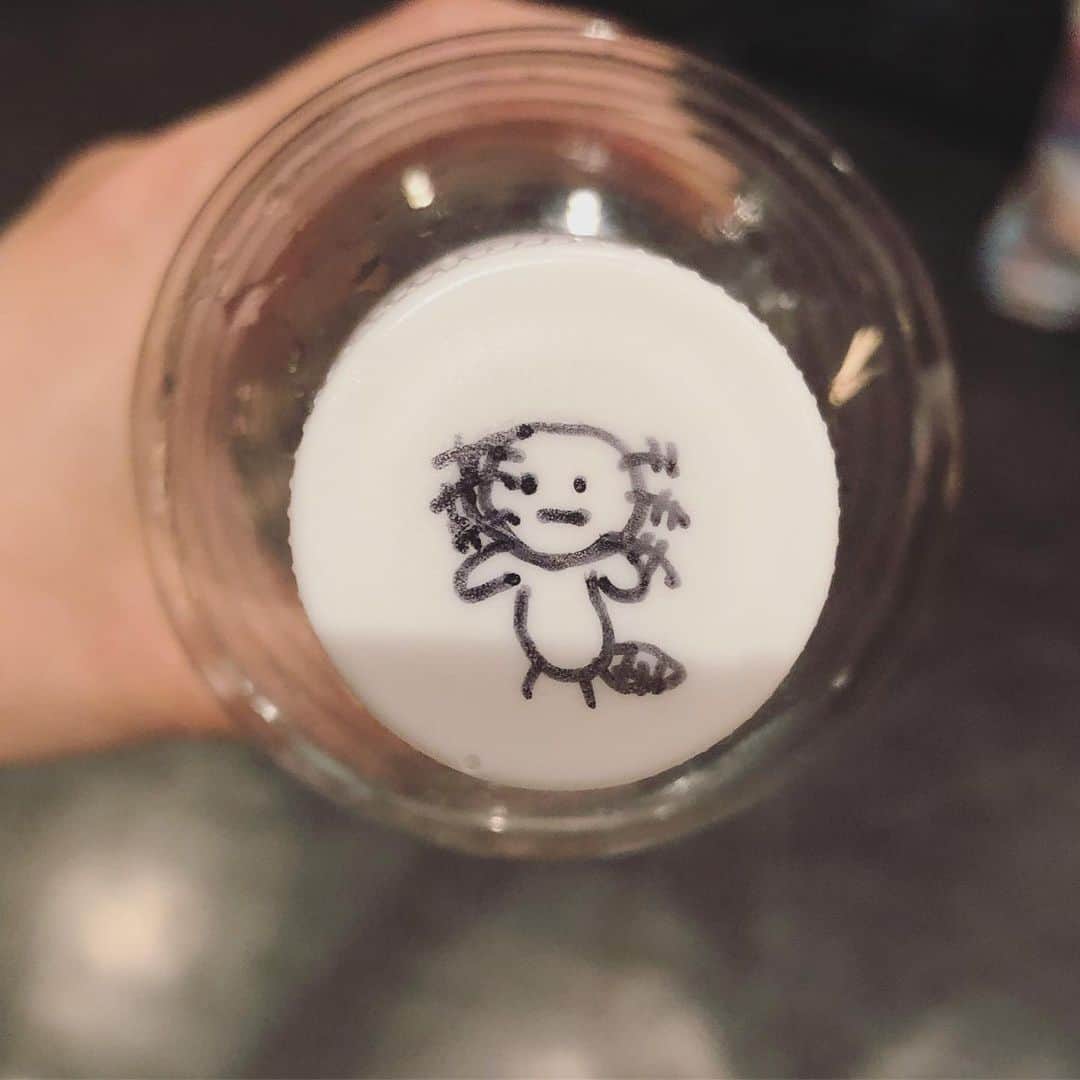仮眠玲菜のインスタグラム：「ウーパールーパーの成長  #げんきのでるフタ集」