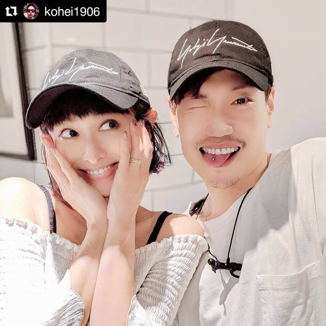 山田優さんのインスタグラム写真 - (山田優Instagram)「Love youuuuu♡♡♡ #Repost @kohei1906 (@get_repost) ・・・ 1日遅れでハッピーバースデー山ちゃん🎉 #気づけばお互いアラフォーなの？ #ねえそうなの？ #そんな事ってあるの？ #気持ちはいつまでたっても17歳なのに？ #出張帰りで速攻で駆けつけバースデー #お祝いの押し売り #何はともあれステキな一年を #これからもよろしく #盛れてる？」7月27日 16時12分 - yu_yamada_