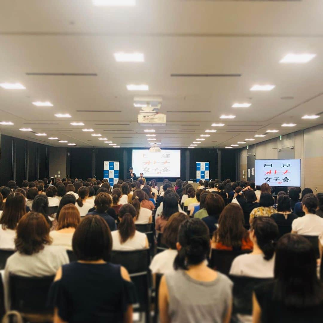 河北裕介さんのインスタグラム写真 - (河北裕介Instagram)「日経オトナ女子の会 in 恵比寿 たくさんの方にいらしていただきました。 ありがとうございました！  メイクの話、仕事の話、お金の話、本の話… いろいろさせていただきました。  またお会いできる機会を楽しみにしています。  #読む河北メイク #日経オトナ女子の会」7月27日 16時29分 - kawakitayusuke