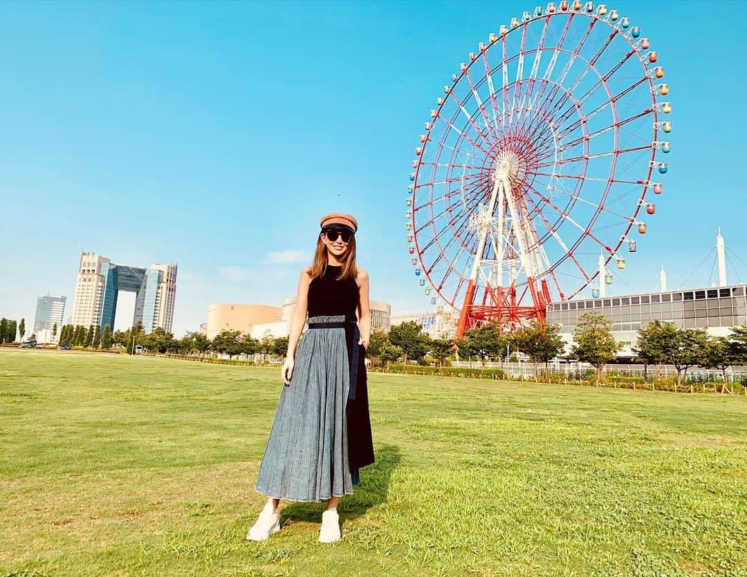 ハンナ・クインリヴァンさんのインスタグラム写真 - (ハンナ・クインリヴァンInstagram)「🎡🎡🎡 #ootd #travel #love」7月27日 16時34分 - hannah_quinlivan