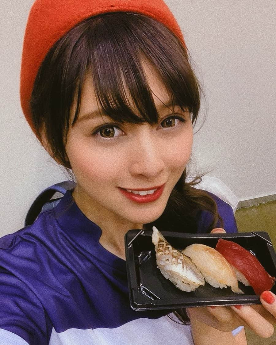 アンジェラ芽衣さんのインスタグラム写真 - (アンジェラ芽衣Instagram)「ケータリングの富山のお寿司🧡💙﻿ 最高ーーーー！！！！！！！！﻿ ﻿ #アンジェラ芽衣 #tokyogirlscollection #TGC #TGC富山 #TGC富山2019 #東京ガールズコレクション #富山県 #富山 #ファッション #ファッションショー #fashion #show #Aranmare #アランマーレ #富山のさかな応援Girl」7月27日 16時46分 - ange_la00