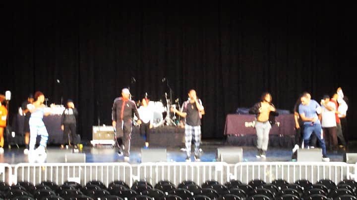MCハマーのインスタグラム：「That Moment in Sound Check when the song takes us into a sacred safe place 🙏🏿❤️ This Is "Here We Go Again" featuring Gentry Kozia @gentrykozia 🙏🏿💯👊🏾」