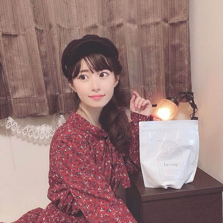 川子芹菜さんのインスタグラム写真 - (川子芹菜Instagram)「. . 最近ボクシングを初めてどのプロテインがいいのか探してたら見つけたのがこれ！✨ 置き換えダイエットにも使える #besup （@besup_official）😍 . . カカオ味のプロテインなんだけどすごく美味しいのに、グルテンフリー・砂糖不使用だから低炭水化物・ロカボダイエットにもぴったりらしい🤔💭 . インストラクターさんが運動後2時間は身体がめちゃくちゃ吸収しちゃうから何も食べないでくださいって言ってたんだけど、ビサップはダイエット用にも作られてるから安心して飲める🥰🥊 . . ちなみに、ヒアルロン酸・コラーゲン・プラセンタなどなど…40種類の美容成分が入ってるから美容効果も🙆🏻👌✨ . プロテインって不味いイメージしか無かったけど、こんなに美味しいなら続けられそうだわ☺️ って思って今のところ毎回持って行ってます👍🏼 . . ボクシング一回目に比べてだいぶ身体も引き締まってきたし、筋肉もついてきたから今後が楽しみで仕方ないです(*^-^*)ゞﾃﾍﾍ . 目指せシックスパック！！💪🏻 頑張ります🤗🌟🌟 . . . #カカオダイエット #美容プロテイン #女性用プロテイ #チョコで痩せる #美味しいプロテイン #美味しいから続けられる #カカオポリフェノール #プロテイン女子 #おいしい #満足 #プロテイン #ダイエット #置き換えダイエット #ダイエッター #カカオ #チョコ #痩せたい #代謝アップ #ロカボ」7月27日 16時54分 - kawakoserina