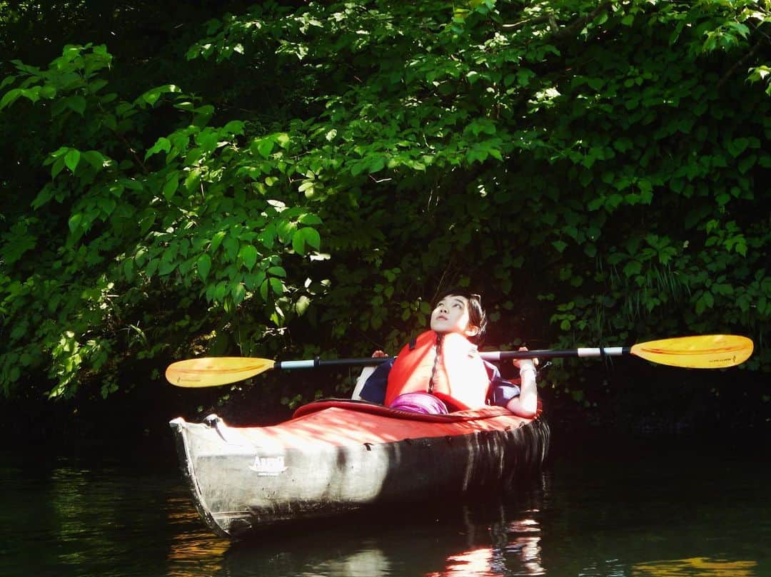 佐藤史果のインスタグラム：「#kayaking🚣  毎夏思うけど、花火の音って良いよね。🎆」