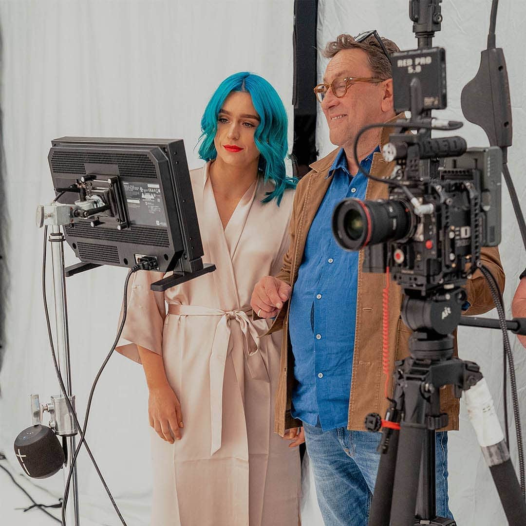 シェパードのインスタグラム：「Did you know that @amysheppardpie along side @theempirepost was the director of the #KissMyFatAss music video?  Let us know what you think of it!」