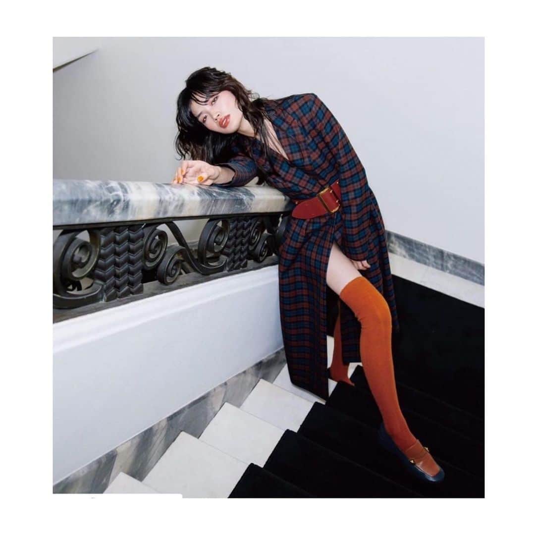 HiRAO INCのインスタグラム：「. MULBERRY × NUMERO TOKYO  今発売のNumero Tokyo 福士リナちゃんが着るマルベリー のストーリー。 最高だ！ 来月、デザイナーのJonny Cocaが来日して日本でイベントを開催します。 みんな来てね。  @numerotokyo  @akoakotanaka  @mulberryengland  @rinao127」