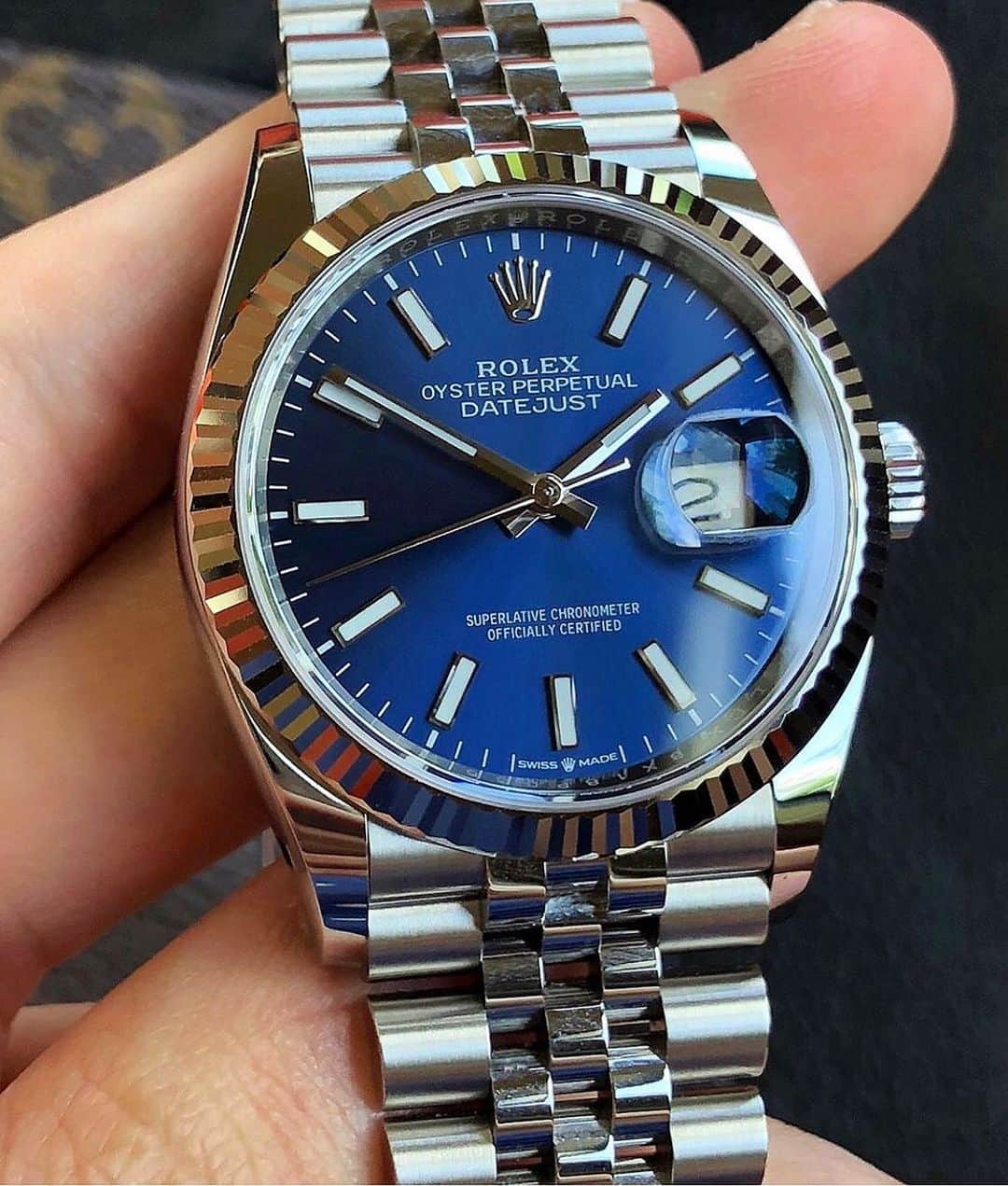 Daily Watchさんのインスタグラム写真 - (Daily WatchInstagram)「Up close 🔍 Rolex Datejust with stunning blue dial. Photo by @watchrology」7月27日 17時52分 - dailywatch