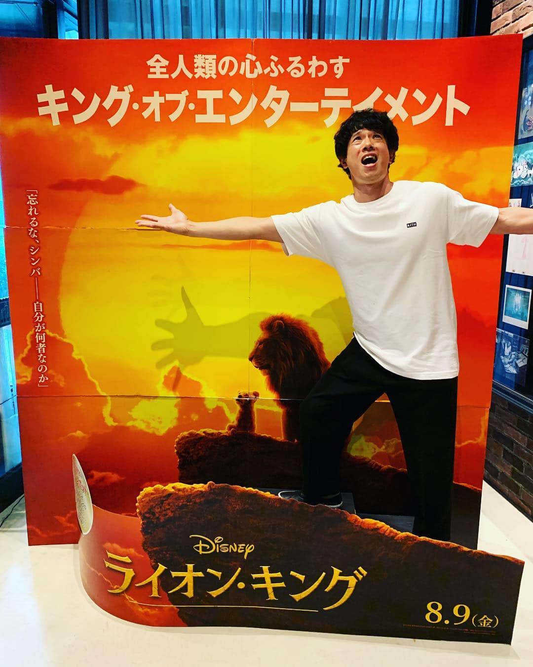 庄司智春さんのインスタグラム写真 - (庄司智春Instagram)「ライオンキング お先に観させて頂きました！ オープニングから大興奮！ 映像どうなってんだ！？ マジでヤバイ！ 完璧だ！ #ライオンキング #フルCG #超実写 #超リアル #ディズニー」7月27日 17時52分 - tomoharushoji
