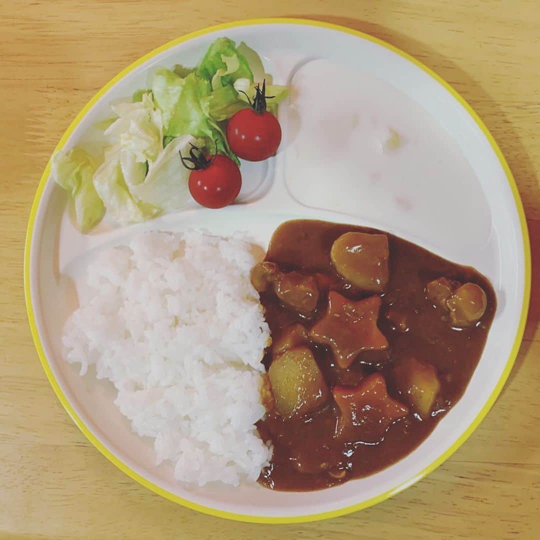 日本テレビ ドラマ「わたし旦那をシェアしてた」さんのインスタグラム写真 - (日本テレビ ドラマ「わたし旦那をシェアしてた」Instagram)「こんばんは、#旦シェア です💕  ４話で明らかになった妻たちの得意料理＝子供たちにとっての“母の味”を✨ それぞれ個性的ですね🤗  #わたし旦那をシェアしてた #小池栄子 #りょう #岡本玲 #赤楚衛二 #黒木啓司 #小林よしひさ #渡辺真起子 #平山浩行 #夏木マリ #ytv #木曜ドラマF #ドラマ #マンゴー体操 #木曜日も夜ふかし 💍8月1日(木)夜11:59〜5話放送、4話無料見逃し配信はTVer・ytvMyDo!💍」7月27日 17時54分 - _danshare_