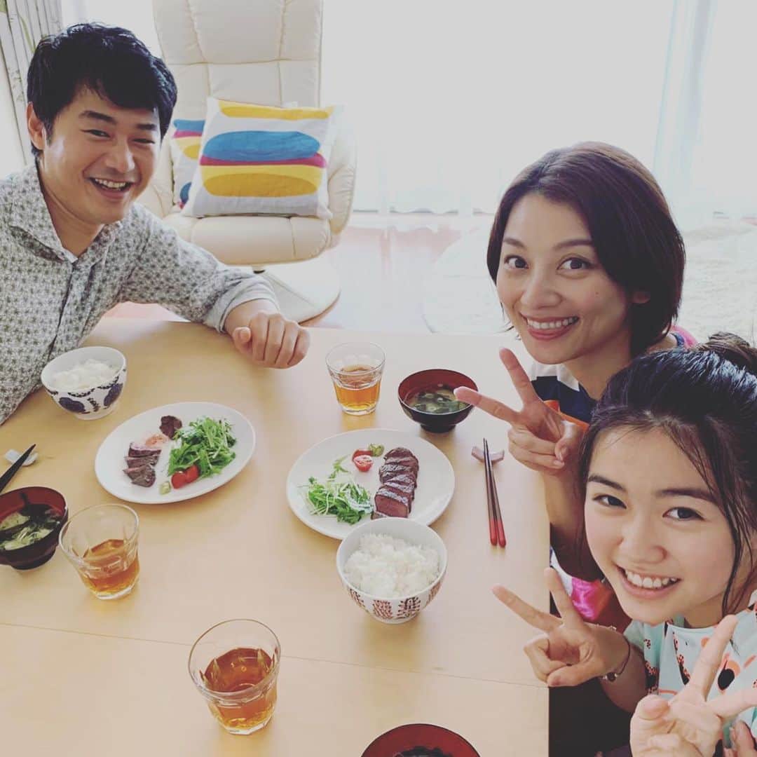 日本テレビ ドラマ「わたし旦那をシェアしてた」さんのインスタグラム写真 - (日本テレビ ドラマ「わたし旦那をシェアしてた」Instagram)「こんばんは、#旦シェア です💕  ４話で明らかになった妻たちの得意料理＝子供たちにとっての“母の味”を✨ それぞれ個性的ですね🤗  #わたし旦那をシェアしてた #小池栄子 #りょう #岡本玲 #赤楚衛二 #黒木啓司 #小林よしひさ #渡辺真起子 #平山浩行 #夏木マリ #ytv #木曜ドラマF #ドラマ #マンゴー体操 #木曜日も夜ふかし 💍8月1日(木)夜11:59〜5話放送、4話無料見逃し配信はTVer・ytvMyDo!💍」7月27日 17時54分 - _danshare_