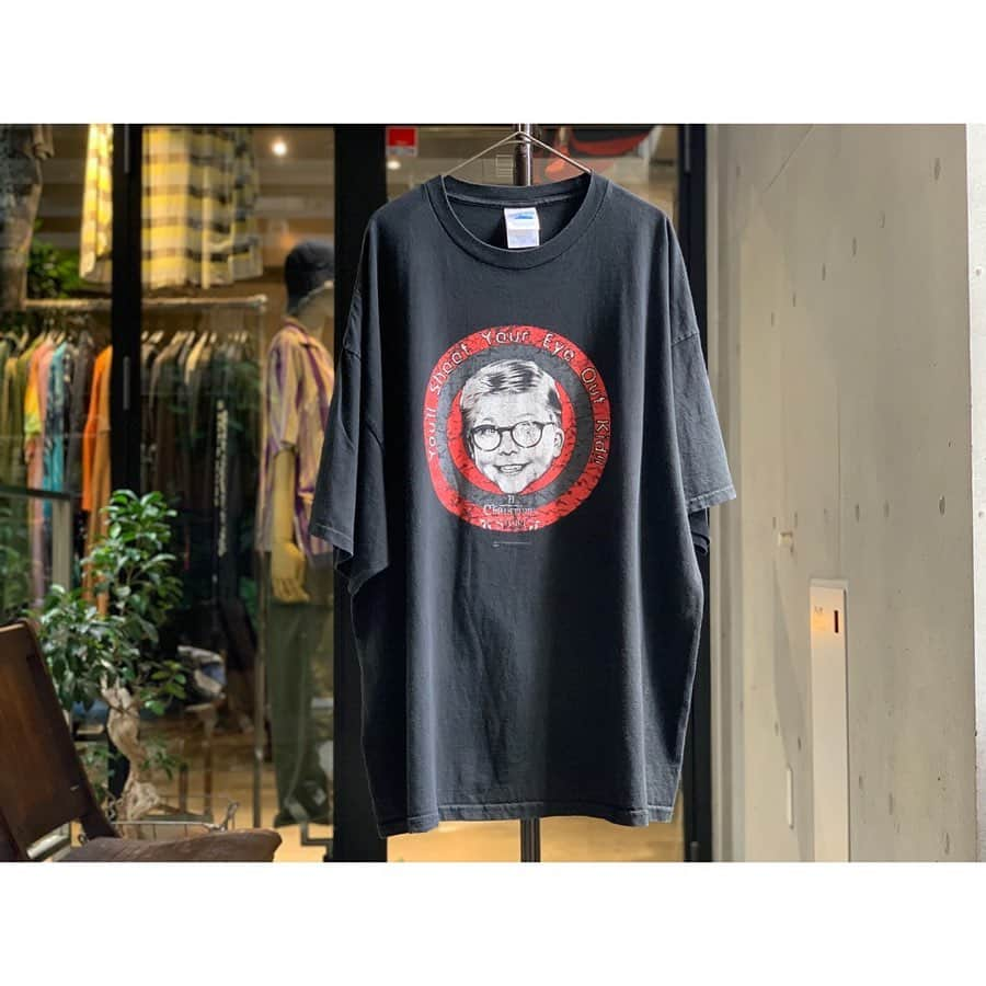 dracaenaさんのインスタグラム写真 - (dracaenaInstagram)「. 【recommend item】 "A CHRISTMAS STORY" print tee  1983年公開のコメディ映画 "A CHRISTMAS STORY" 主人公のRalphieがプリントされたTシャツです。メガネの割れと白黒が何故かホラー感あります。  ボディーは"TENNESSEE RIVER" サイズ 3XLとかなり大きめです。  映画Tシャツここにあります。🎞🎞🎞 . . #dracaena_kichijoji#古着屋ドラセナ#ドラセナ#古着#vintage#used#fashion#vintagefashion#vintageclothing#achristmasstory#moietee」7月27日 18時07分 - dracaena_kichijoji