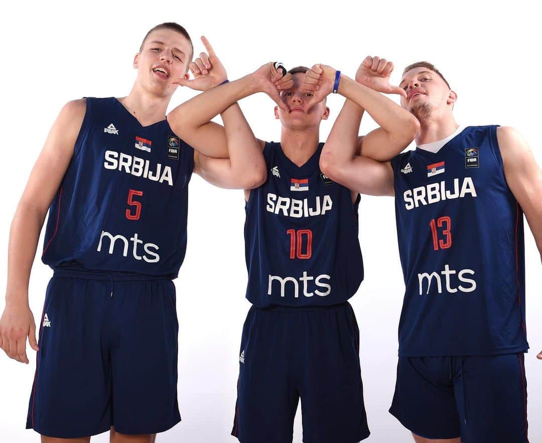 FIBAさんのインスタグラム写真 - (FIBAInstagram)「#FIBAU18Europe in Volos 🇬🇷 tips-off today 🙌🏻. Who will win it all 🏆?」7月27日 18時18分 - fiba