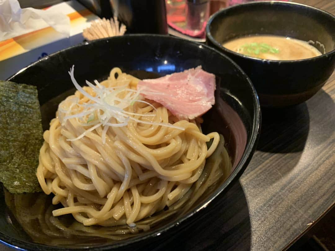 のインスタグラム：「最近ラーメンが多い気がする、、、。痩せなきゃ  #らーめん #拉麺 #ラーメン #つけ麺 #板橋駅 #ほたる #文京区 #本郷三丁目 #雅ノ屋 #油そば #ラーメン好きな人と繋がりたい #麺 #麺スタグラム #デブエット #食べ歩き」