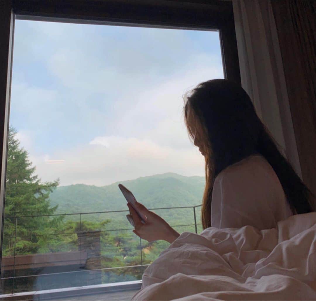 チョン・インソンのインスタグラム：「올해는 희한하게 나무들이 보고싶어서- 제천,🌿」